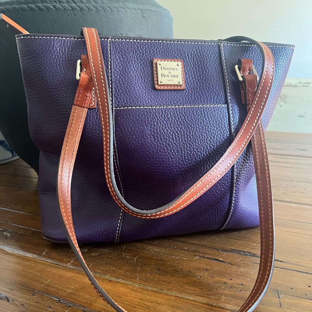 Dooney and Bourke Lexington shoulder bag